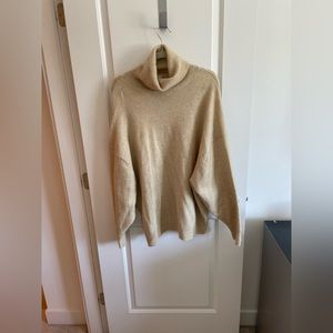 Size M oversized Zara sweater